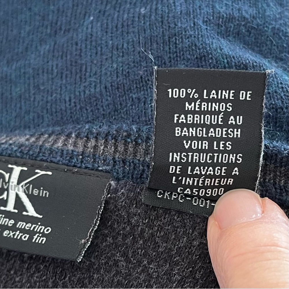 Calvin Klein Men's Deep Blue V-Neck 100% Merino Wool Sweater Size XL - Picture 6 of 10